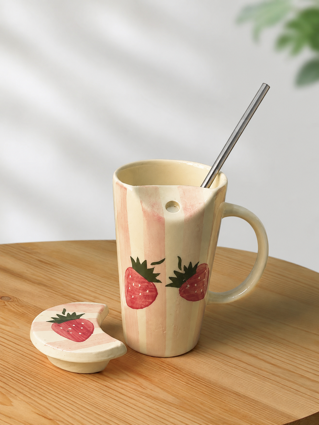 The Strawberry Mug with Lid & Straw