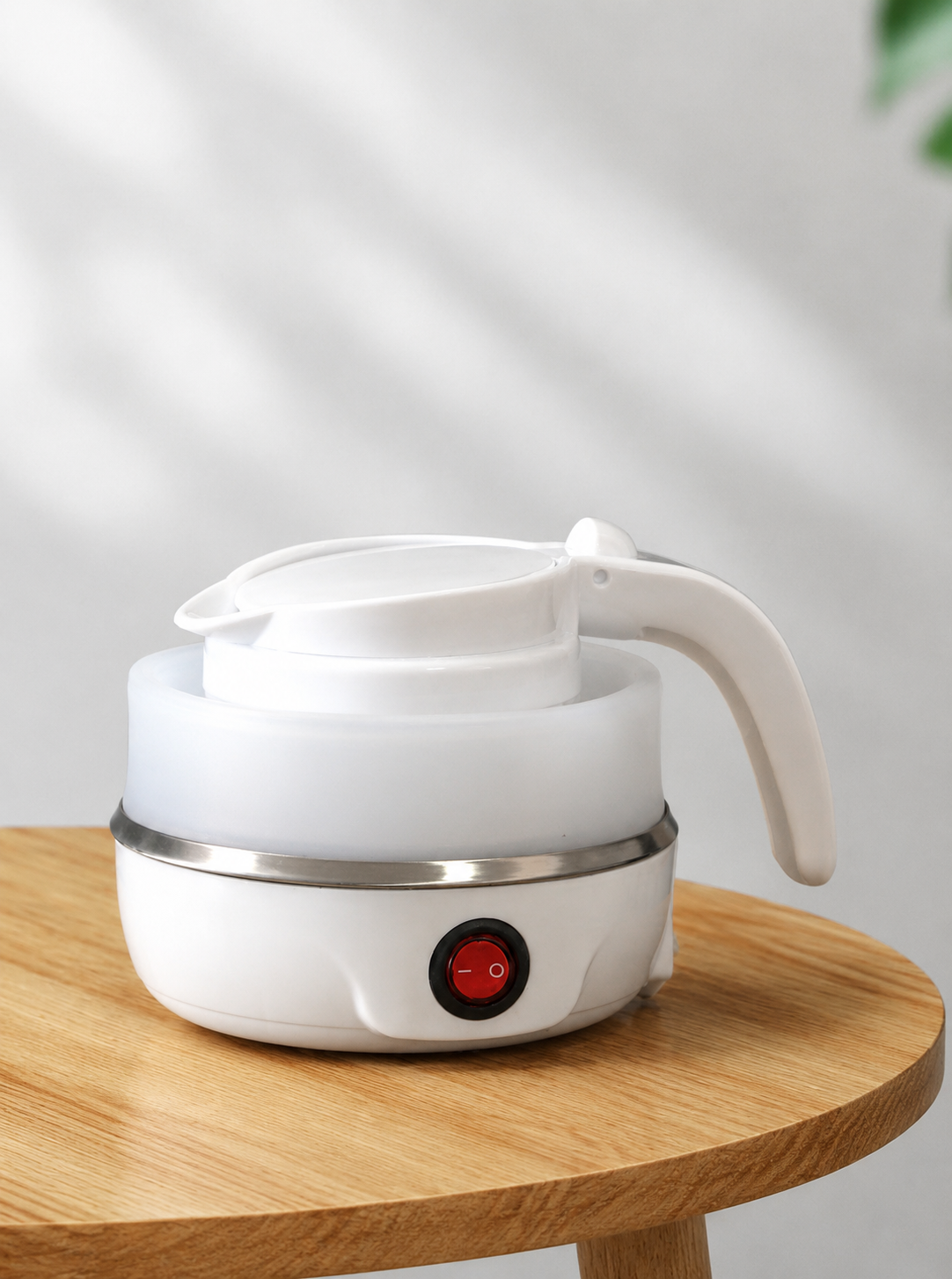 The Helpful Collapsible Electric Kettle