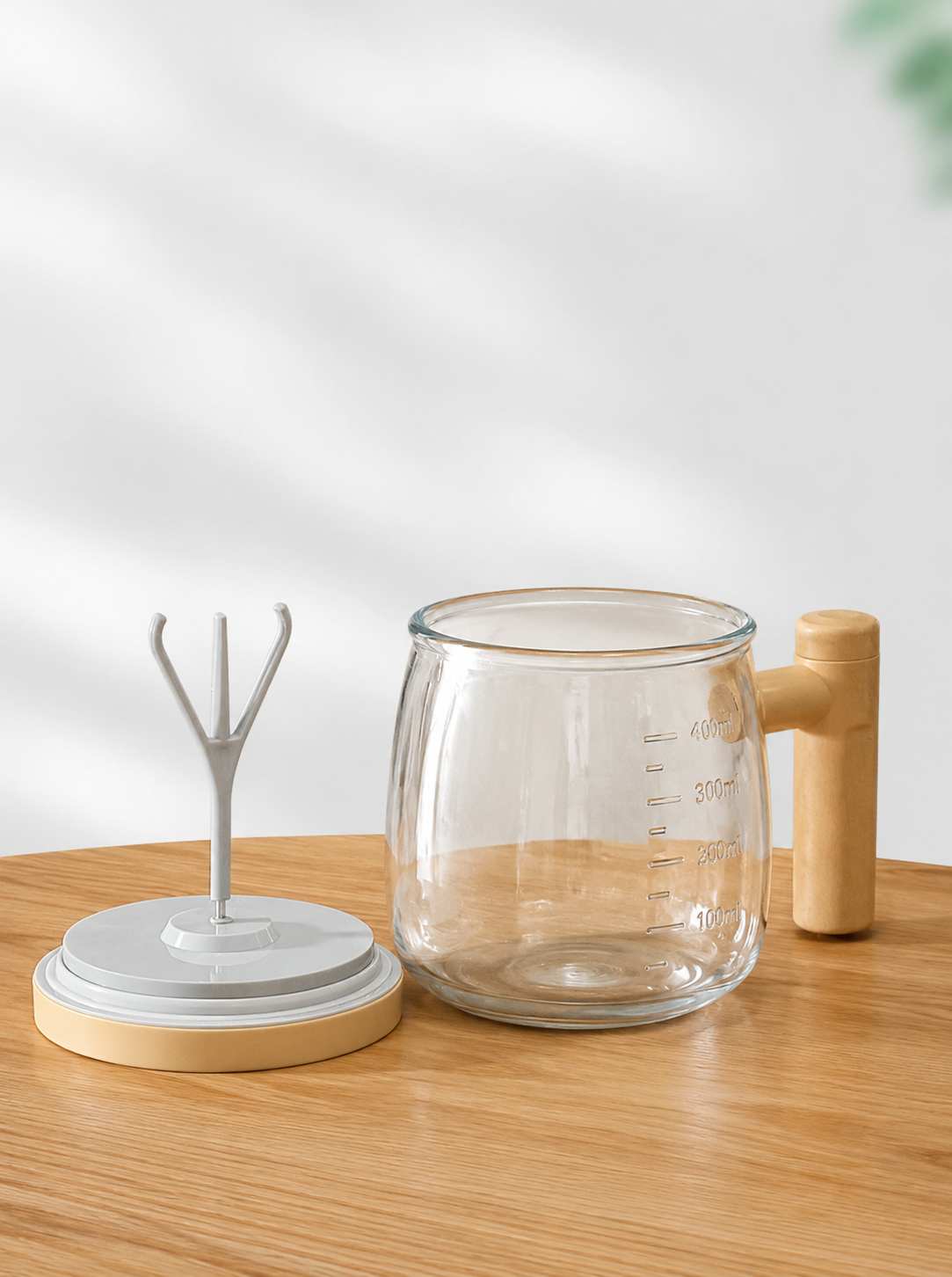 The Helpful Auto Stir Glass Cup