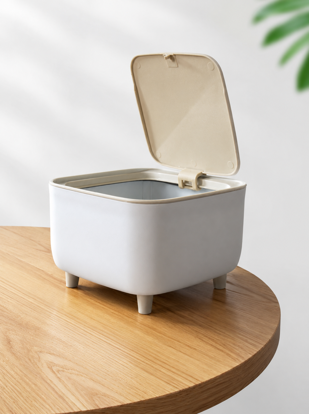 The Helpful Modern Nordic Low-Height Dustbin